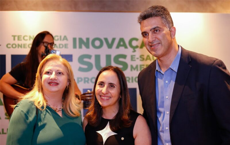 Lídia Abdalla (Presidente Executiva – CEO Grupo Sabin), Adriana Ventura (Deputada Federal – NOVO/SP) e Bruno Siqueira (Executivo do laboratório Sabin).